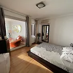 Vue Imprenable Sur - *